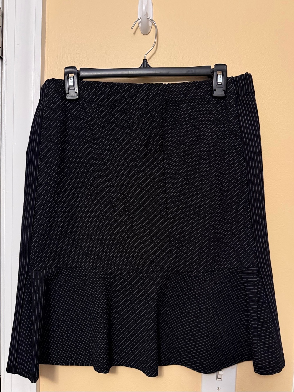 Sabie Black Pinstripe A-Line Skirt with Flared Hem - L